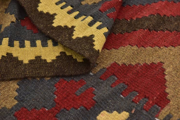 Detail image of 5' 7 x 8' 5 Hand Woven Kilim Maymana Wool Rug