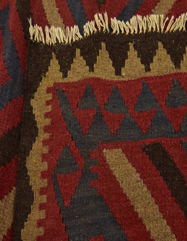 Detail image of 5' 5 x 8' Hand Woven Kilim Maymana Wool Rug