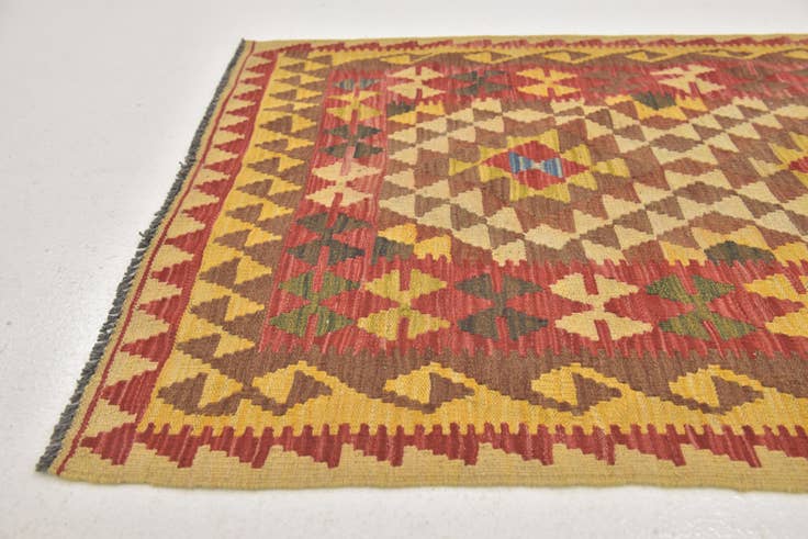 Detail image of 3' x 4' 3 Hand Woven Kilim Maymana Wool Rug