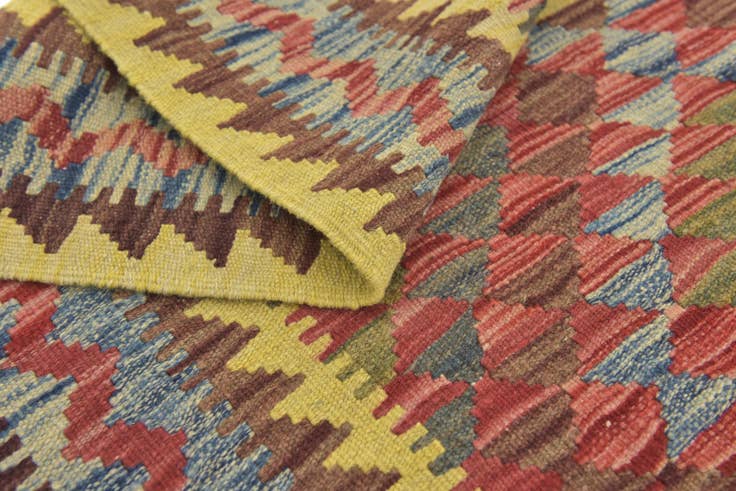 Detail image of 3' 2 x 4' 10 Hand Woven Kilim Maymana Wool Rug