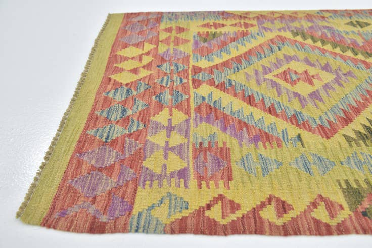 Detail image of 3' x 4' 8 Hand Woven Kilim Maymana Wool Rug