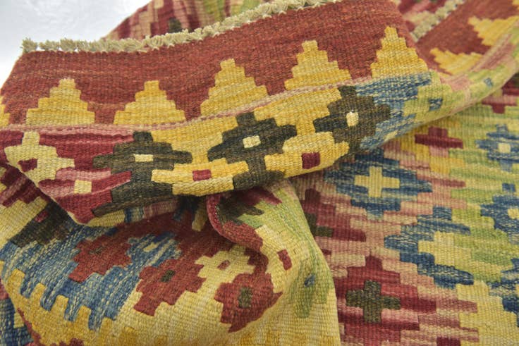 Detail image of 2' 10 x 4' 2 Hand Woven Kilim Maymana Wool Rug
