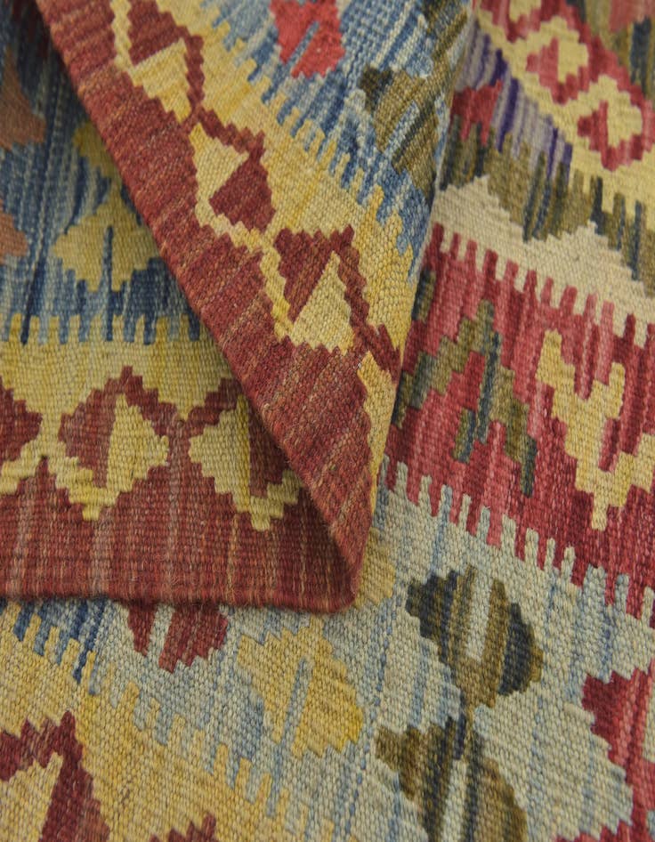 Detail image of 5' 2 x 6' 4 Hand Woven Kilim Maymana Wool Rug