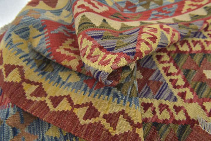 5' 2 x 6' 4 Hand Woven Kilim Maymana Wool Rug