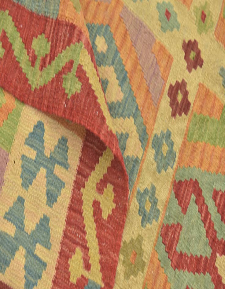 Detail image of 5' 9 x 8' 4 Hand Woven Kilim Maymana Wool Rug