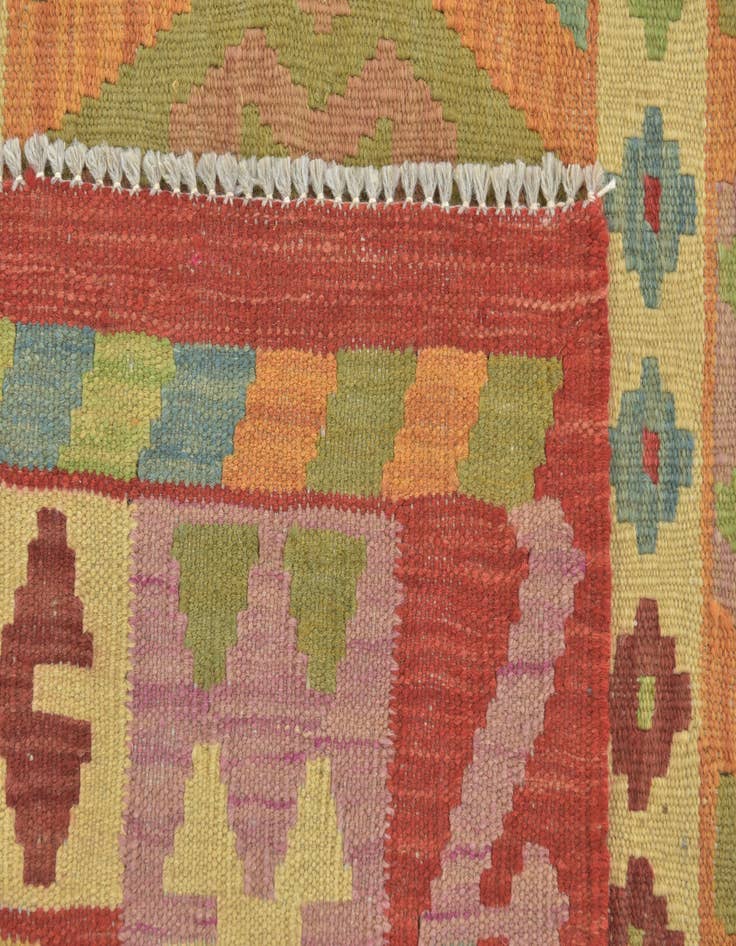 Detail image of 5' 9 x 8' 4 Hand Woven Kilim Maymana Wool Rug
