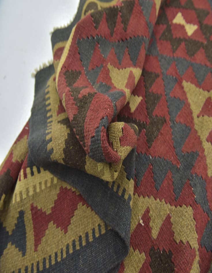 Detail image of 5' 4 x 8'  Hand Woven Kilim Maymana Wool Rug