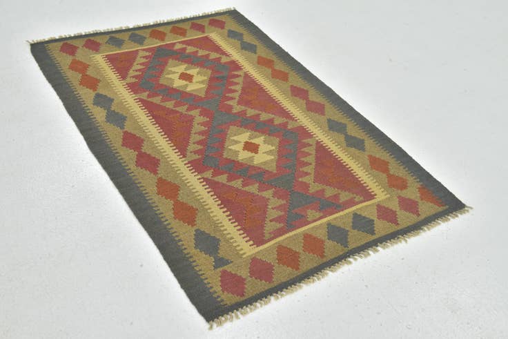 Detail image of 3' 2 x 4' 10 Hand Woven Kilim Maymana Wool Rug