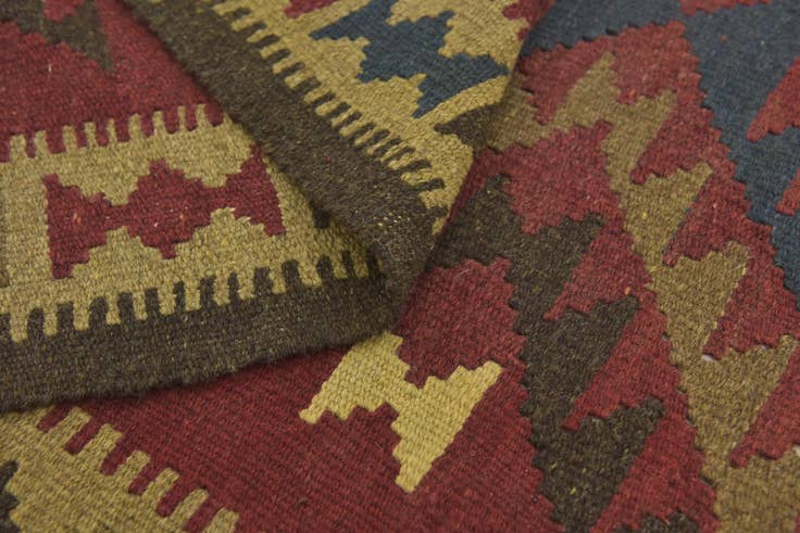 Detail image of 3' 4 x 5' Hand Woven Kilim Maymana Wool Rug