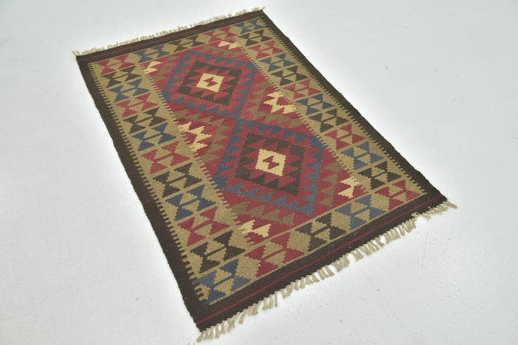 Detail image of 3' 2 x 4' 8 Hand Woven Kilim Maymana Wool Rug