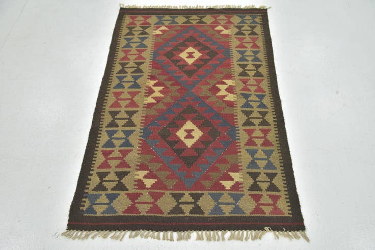 Detail image of 3' 2 x 4' 8 Hand Woven Kilim Maymana Wool Rug