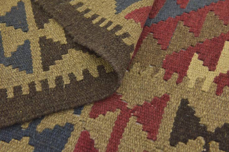 Detail image of 3' 2 x 4' 8 Hand Woven Kilim Maymana Wool Rug