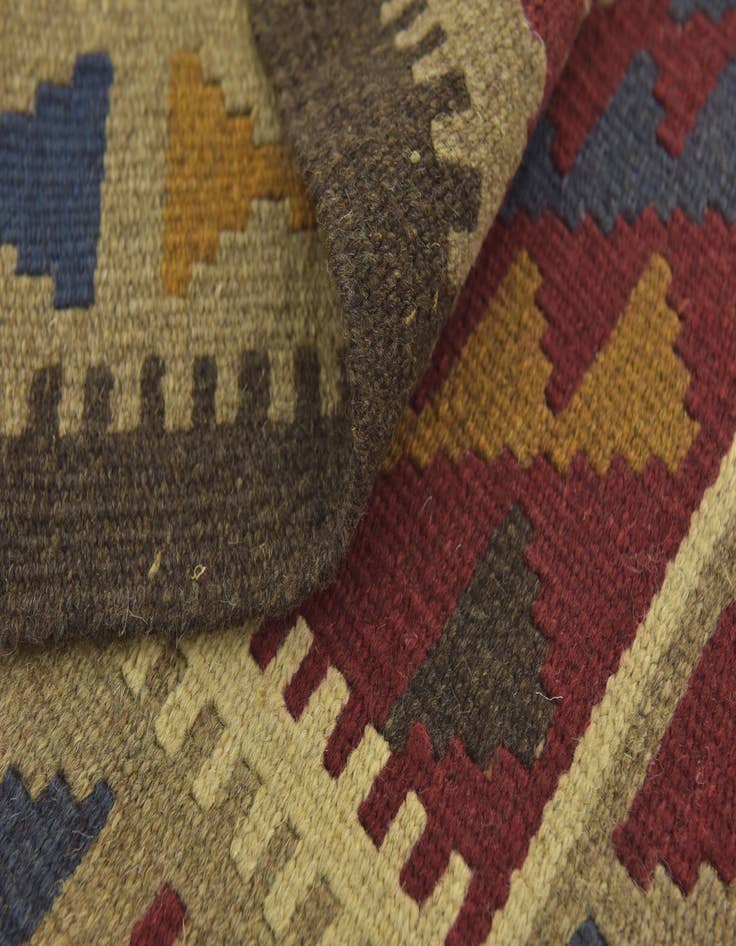 Detail image of 2' 8 x 4' 2  Hand Woven Kilim Maymana Wool Rug