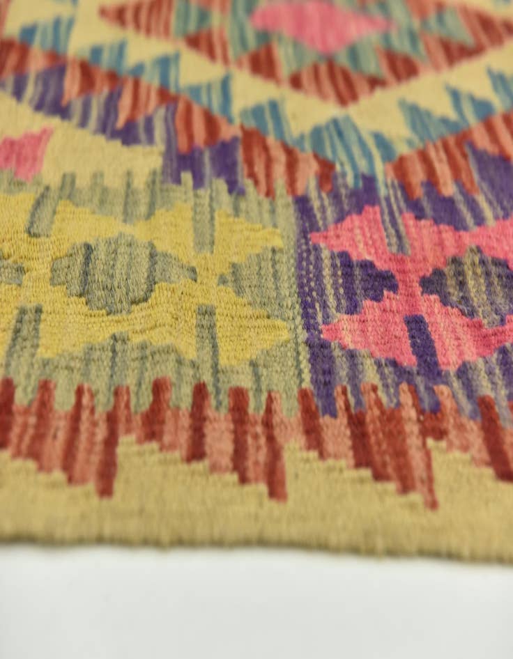 Detail image of 2' 7 x 4'  Hand Woven Kilim Maymana Wool Rug