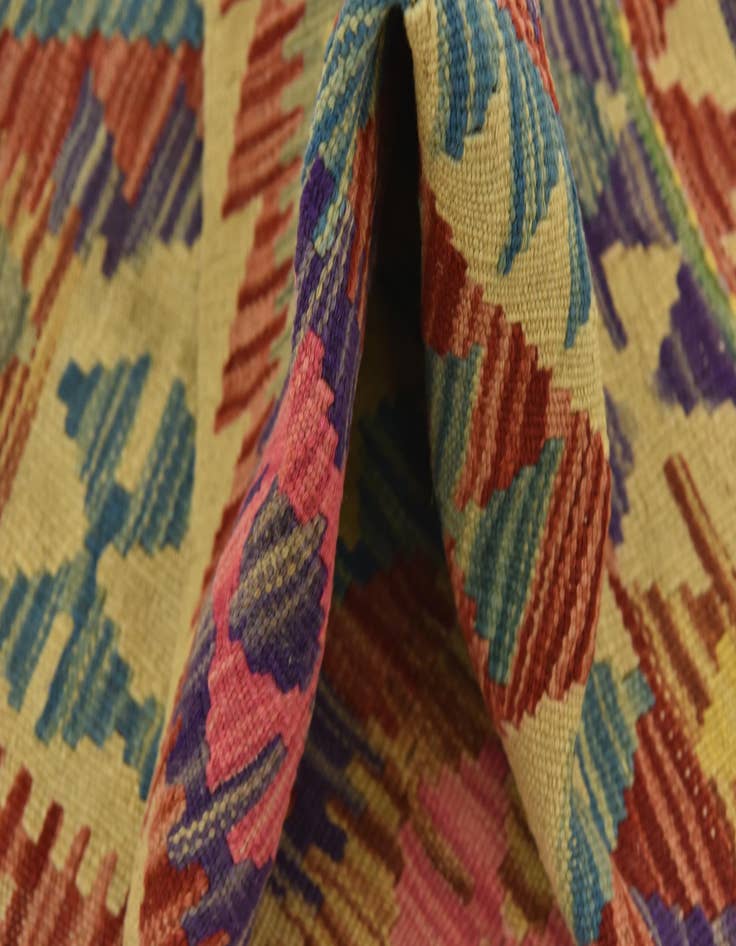 Detail image of 2' 7 x 4'  Hand Woven Kilim Maymana Wool Rug