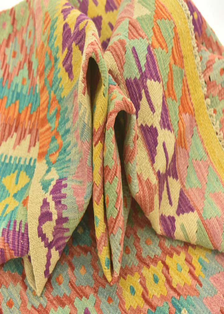 4' 9 x 6' 3 Hand Woven Kilim Maymana Wool Rug