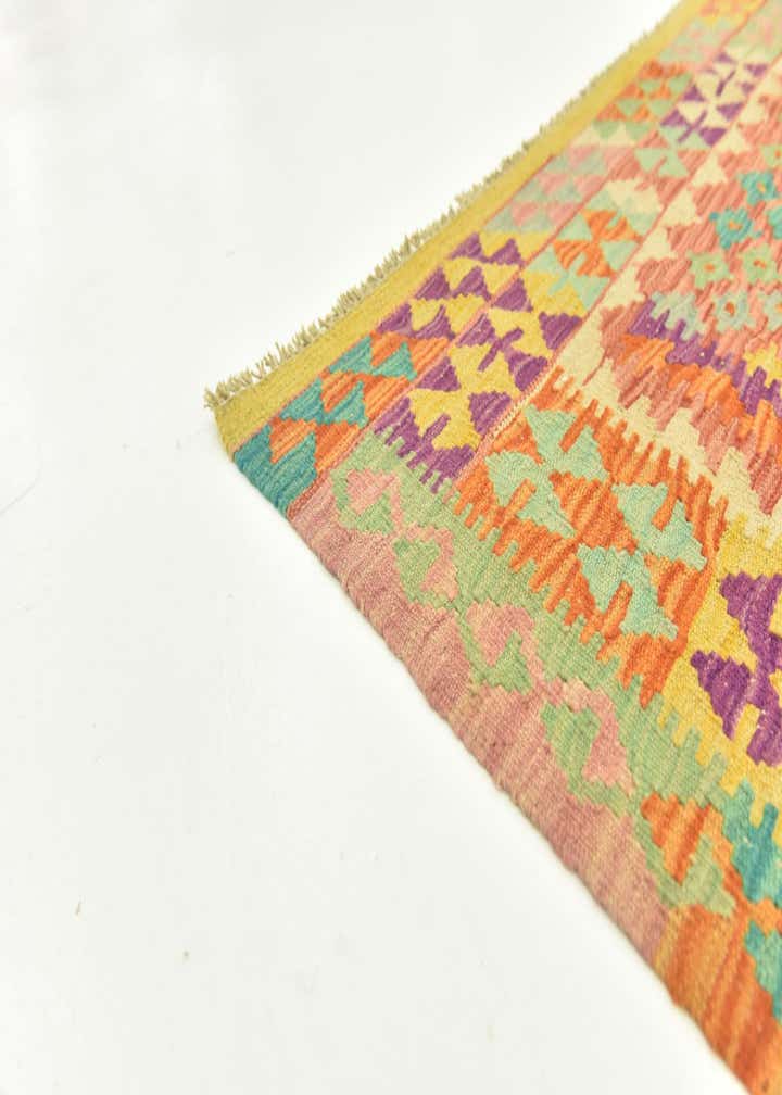 4' 9 x 6' 3 Hand Woven Kilim Maymana Wool Rug