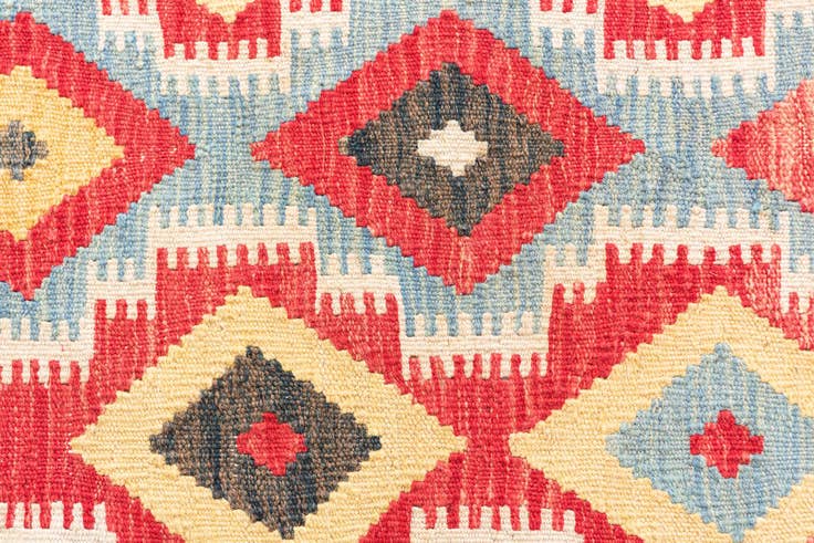 Detail image of 4' x 5' 5 Hand Woven Kilim Maymana Wool Rug