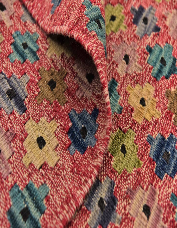 Detail image of 6' x 7' 8  Hand Woven Kilim Modern Wool Rug