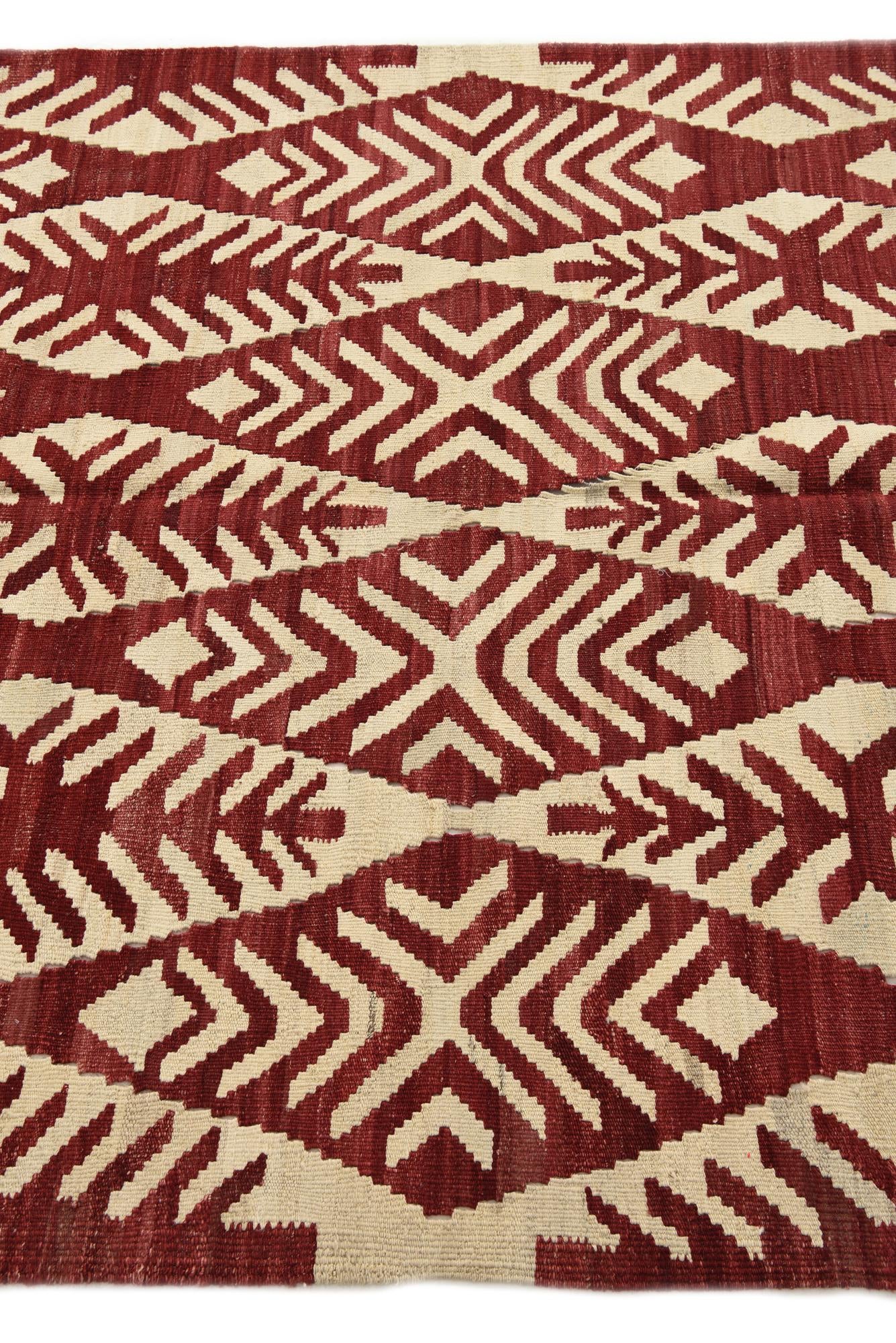 4' 9 x 5' 6 Hand Woven Kilim Modern Wool Rug