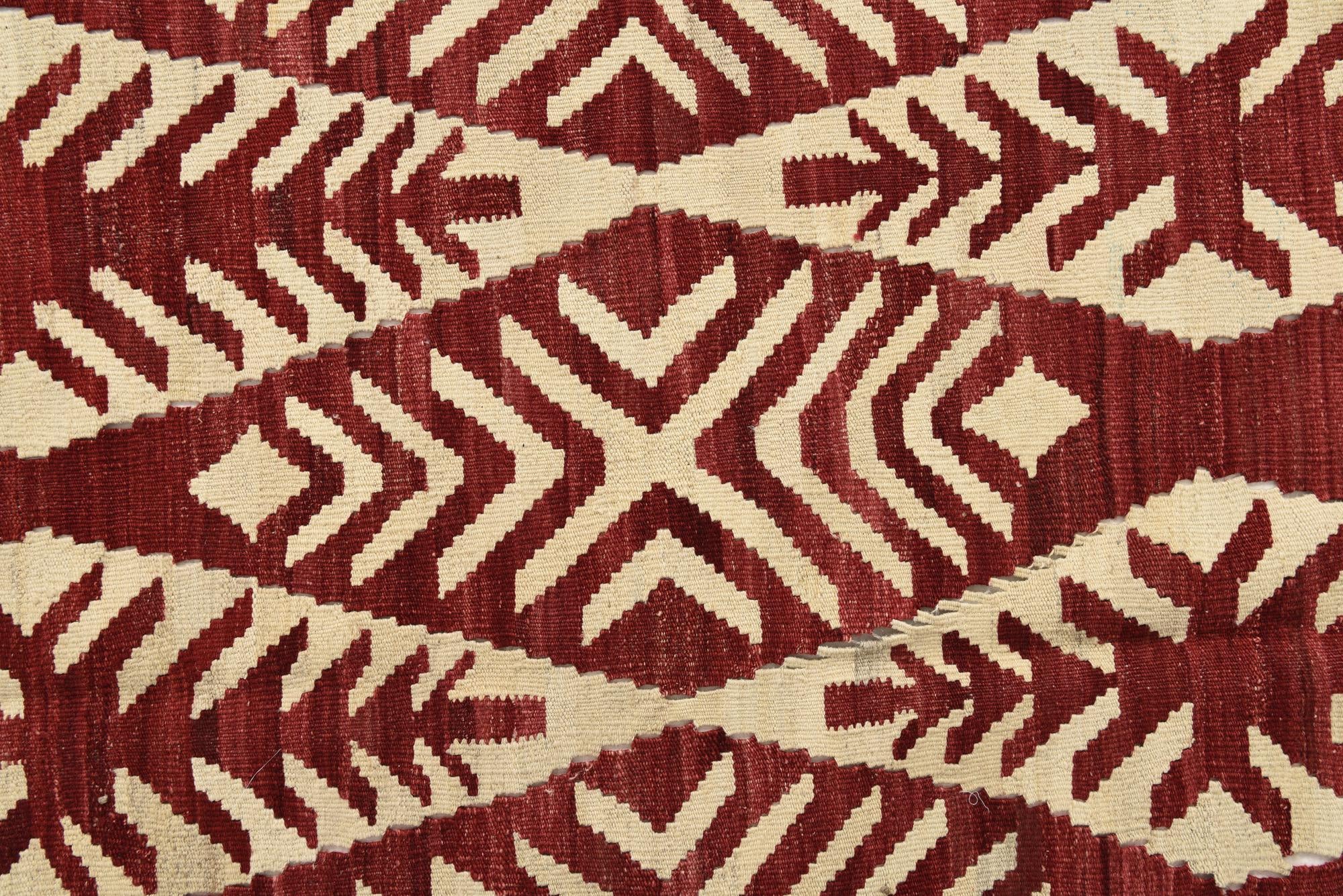4' 9 x 5' 6 Hand Woven Kilim Modern Wool Rug