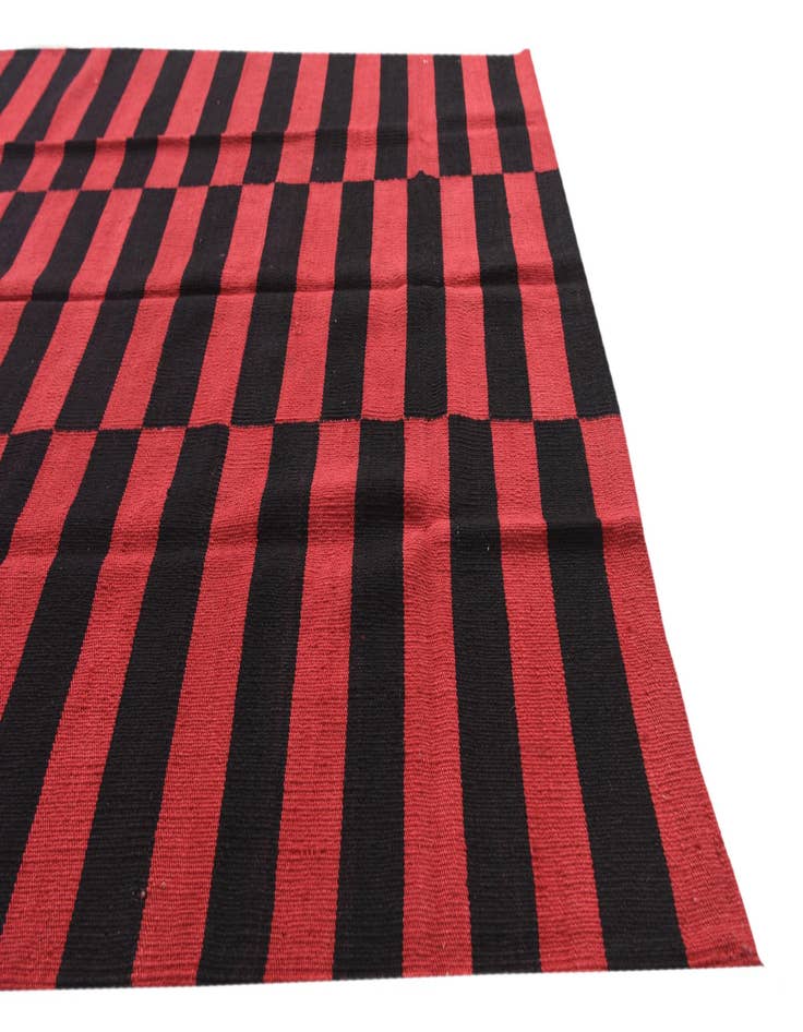 Detail image of 4' 3 x 6'  Hand Woven Kilim Modern Wool Rug