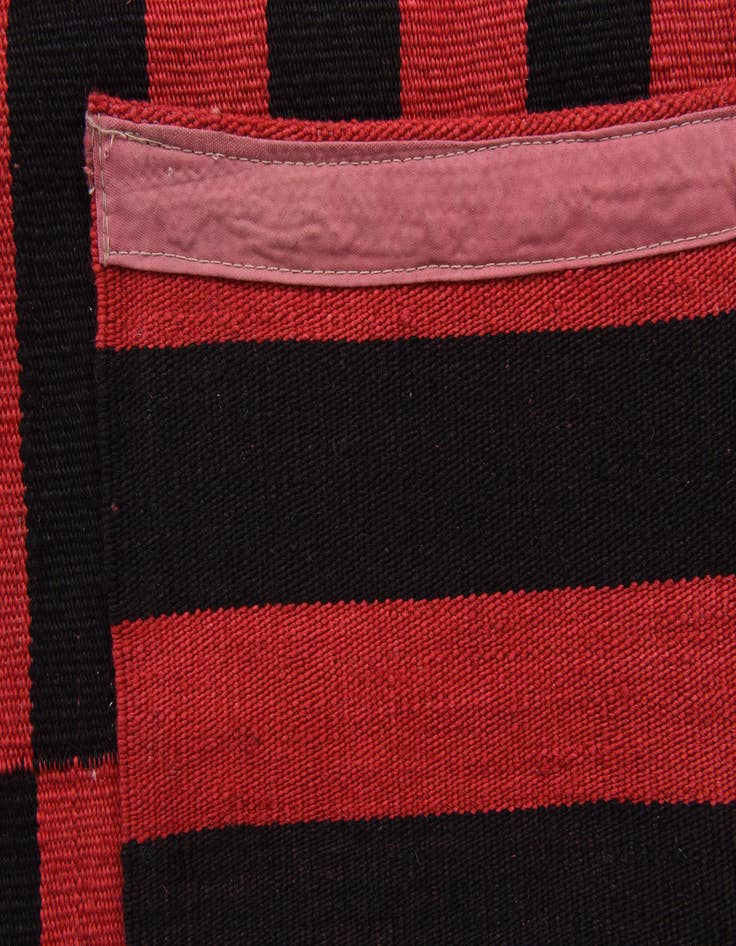 Detail image of 4' 3 x 6'  Hand Woven Kilim Modern Wool Rug