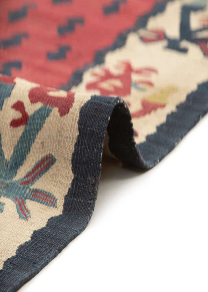 4' 4 x 6' 4 Kilim Rug