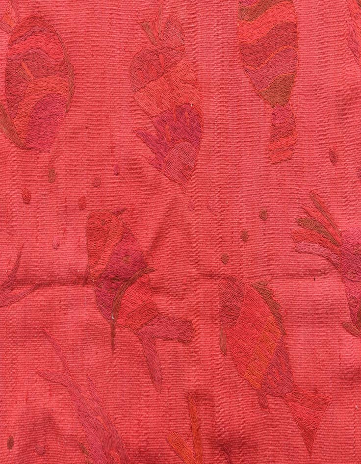 Detail image of 4' 10 x 6' 2  Hand Woven Kilim Suzani Wool Rug