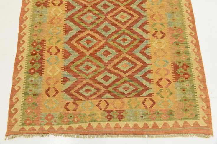 Detail image of 4' x 5' 9 Hand Woven Kilim Waziri Wool Rug