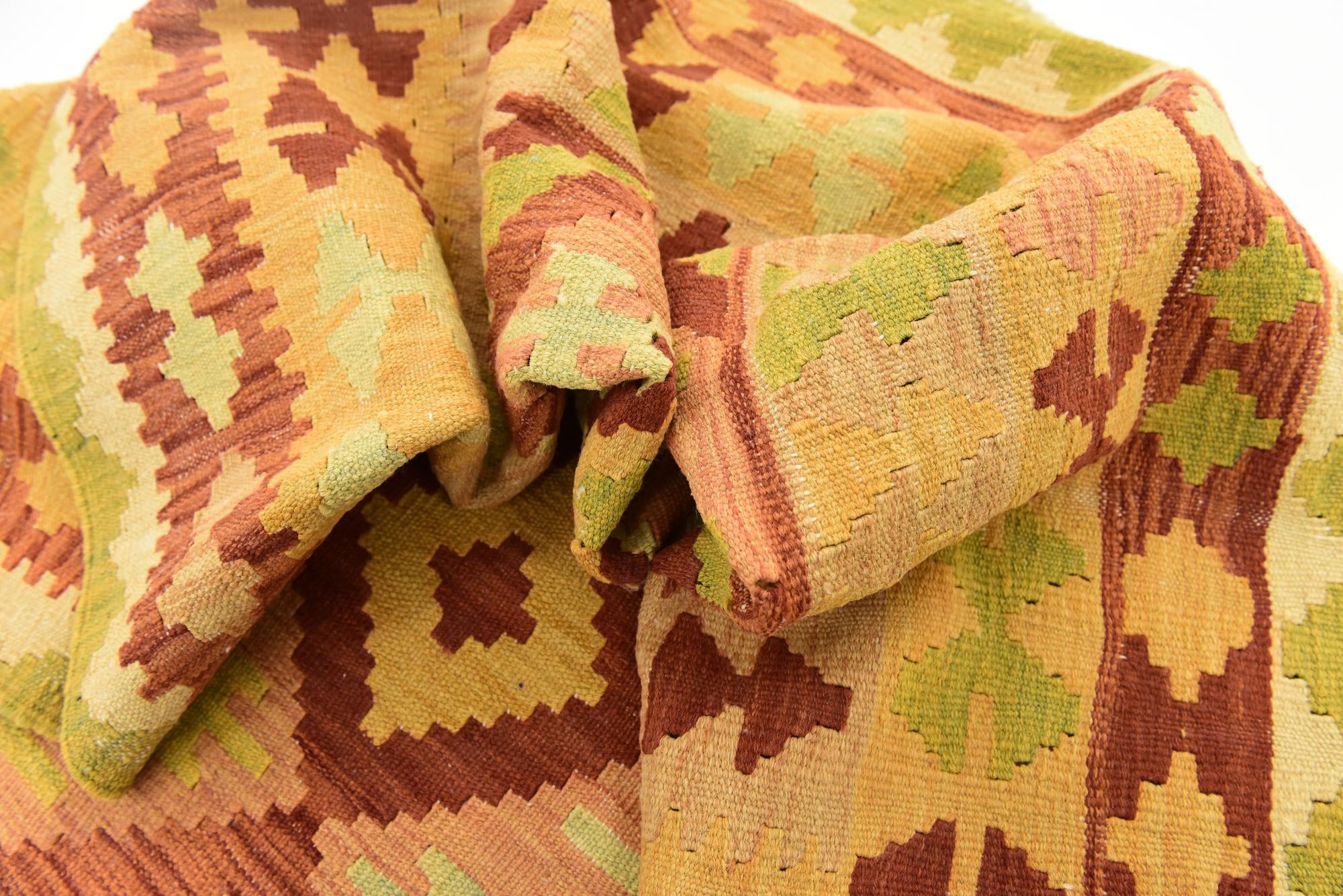4' 7 x 6' 7 Hand Woven Kilim Waziri Wool Rug