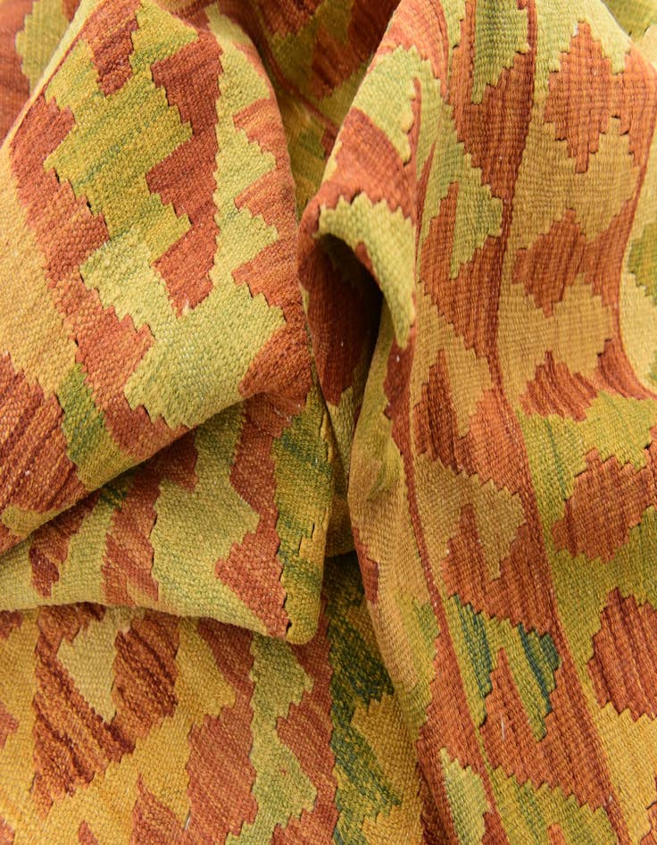 Detail image of 4' 3 x 5' 9  Hand Woven Kilim Waziri Wool Rug