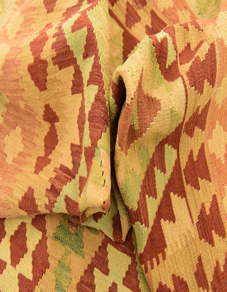 Detail image of 4' 9 x 6' 6  Hand Woven Kilim Waziri Wool Rug