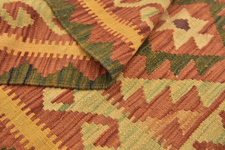 Detail image of 2' 9 x 4' 10 Hand Woven Kilim Waziri Wool Rug