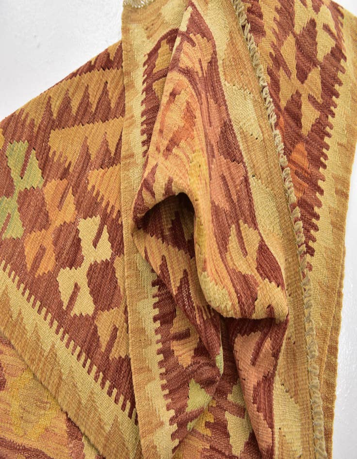 Detail image of 2' 9 x 4' 5  Hand Woven Kilim Waziri Wool Rug