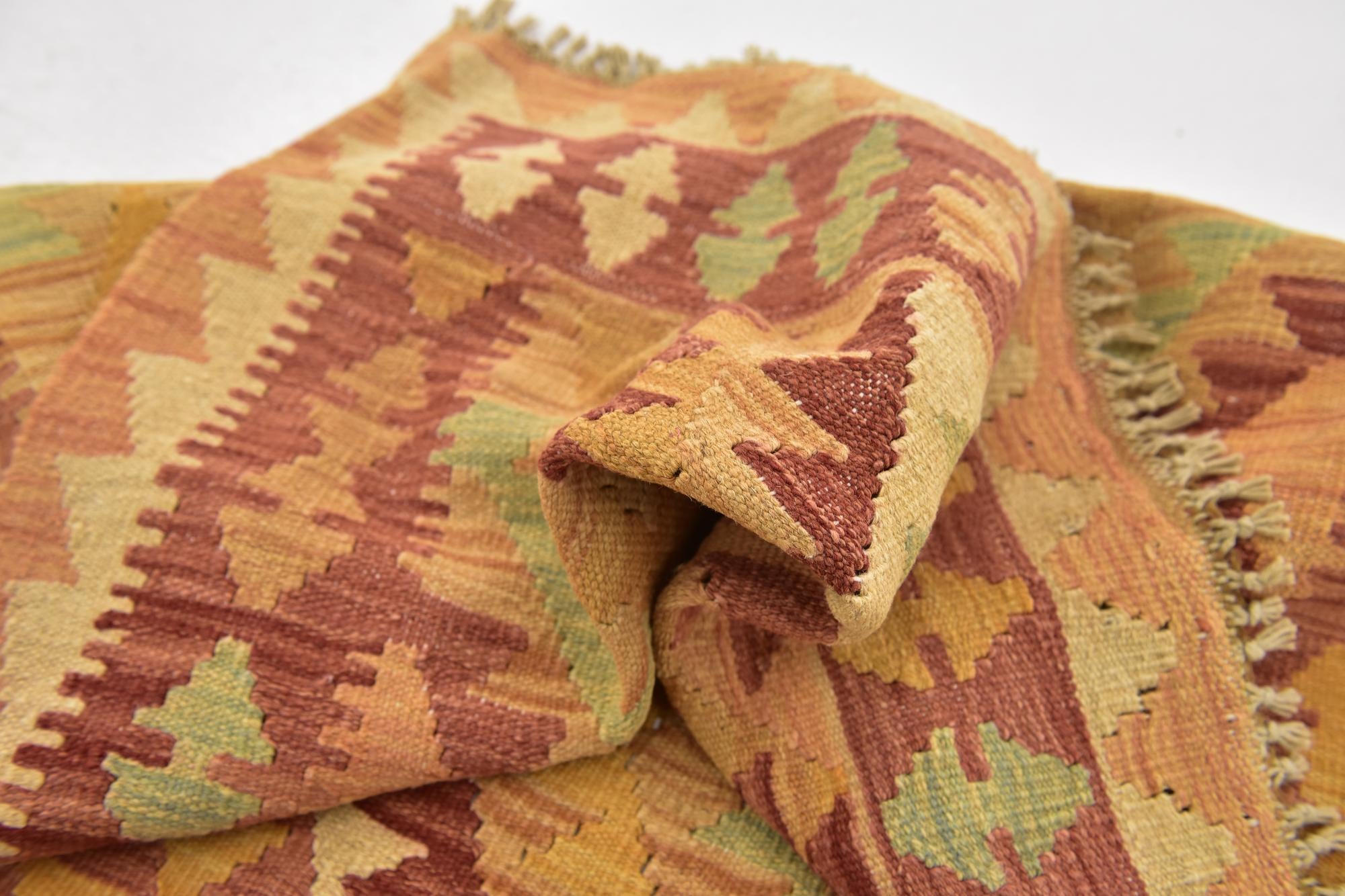 2' 10 x 4' 8 Hand Woven Kilim Waziri Wool Rug