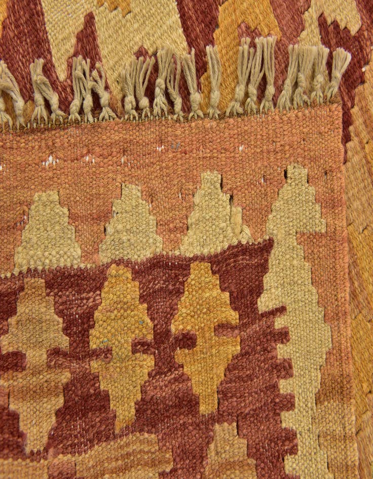 Detail image of 2' 10 x 4' 8  Hand Woven Kilim Waziri Wool Rug