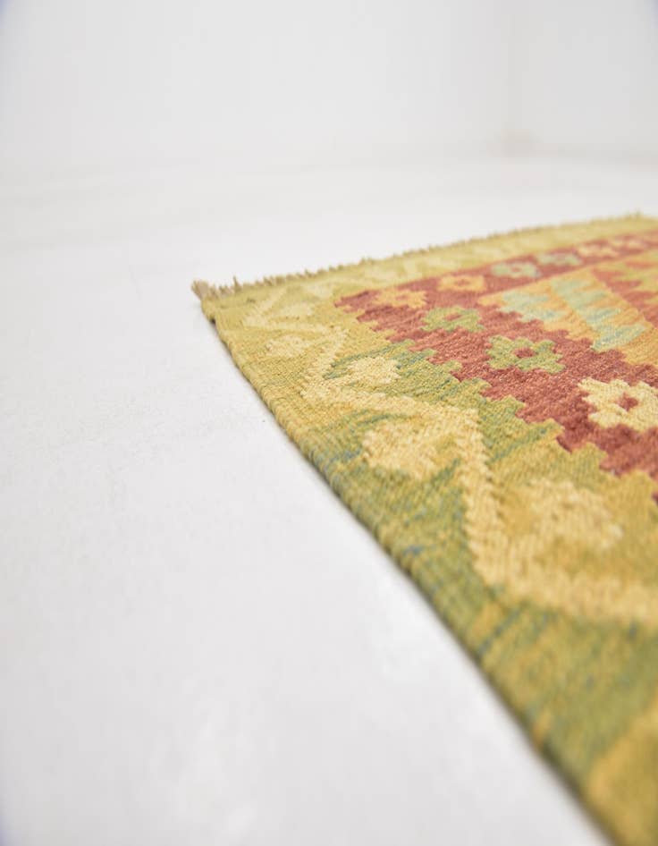 Detail image of 2' 6 x 4' 2  Hand Woven Kilim Waziri Wool Rug