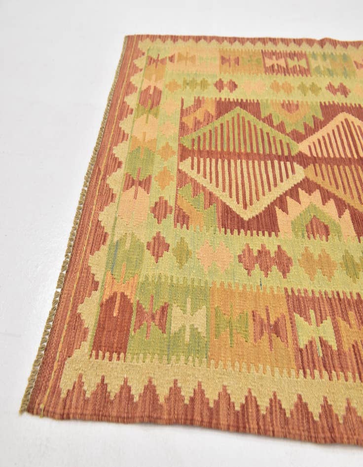 Detail image of 3' 2 x 5' Hand Woven Kilim Waziri Wool Rug