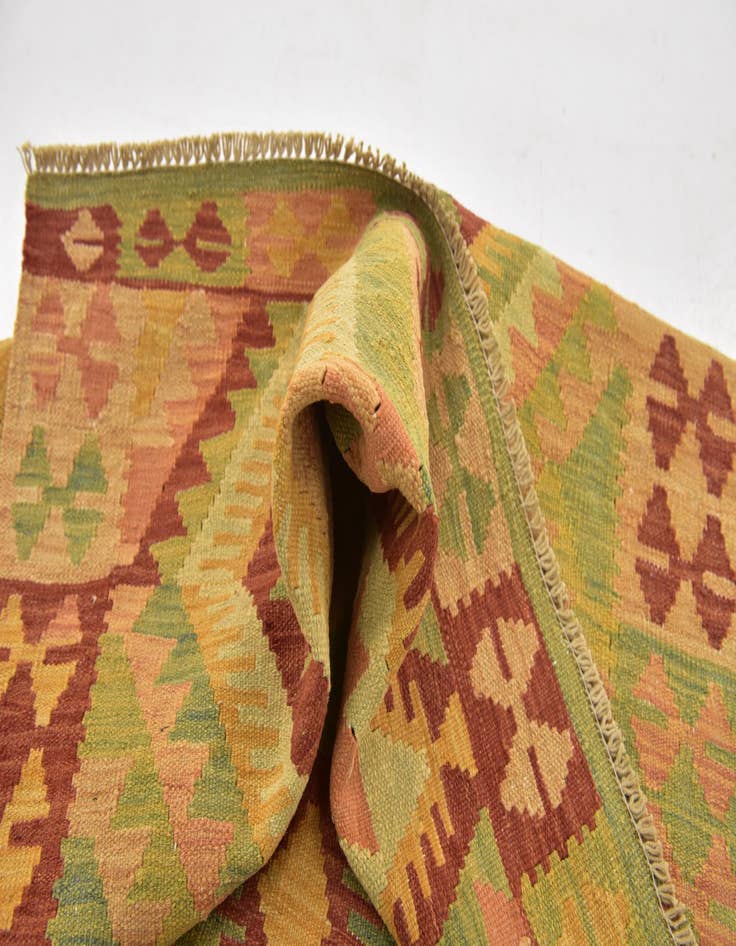 Detail image of 3' 2 x 4' 10  Hand Woven Kilim Waziri Wool Rug