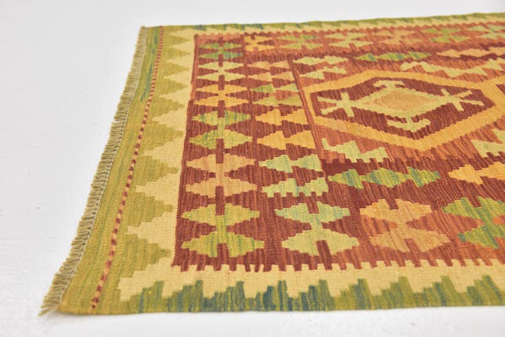 Detail image of 3' 2 x 4' 10 Hand Woven Kilim Waziri Wool Rug
