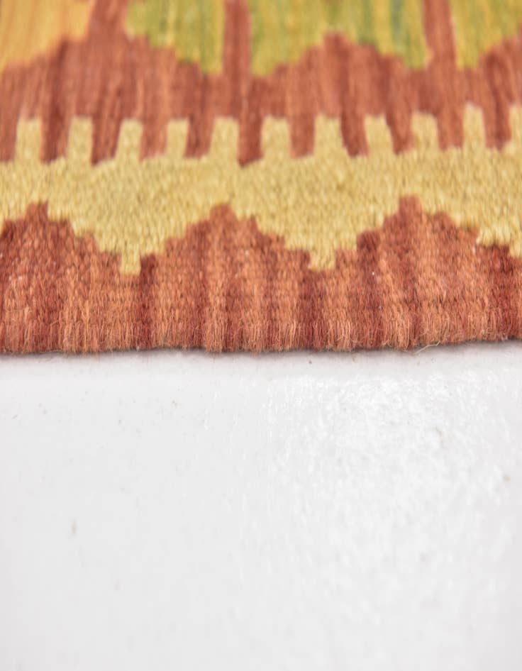 Detail image of 2' 10 x 4' 6  Hand Woven Kilim Waziri Wool Rug