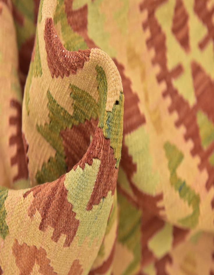 Detail image of 2' 10 x 4' 6  Hand Woven Kilim Waziri Wool Rug