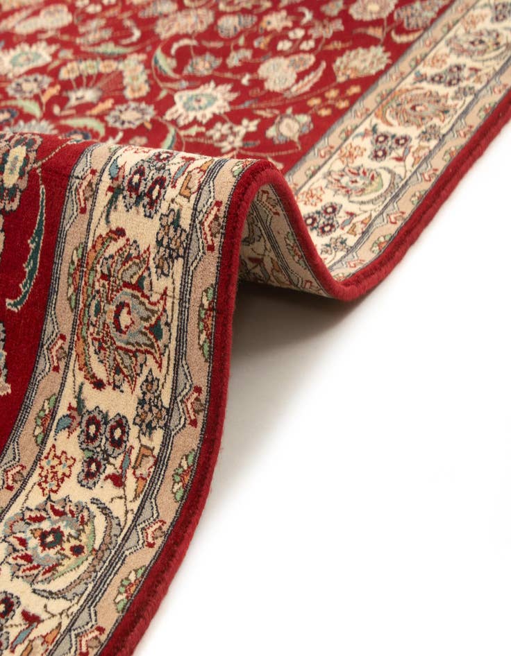 Detail image of 4' 1 x 6' 2 Lahour Rug