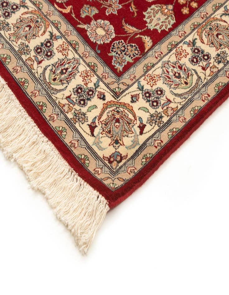 Detail image of 4' 1 x 6' 2 Lahour Rug