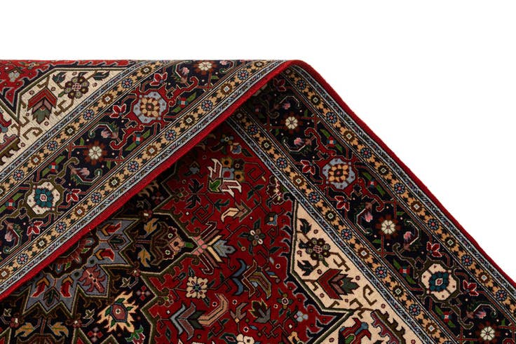 Detail image of 3' 3 x 4' 11 Lahour Rug