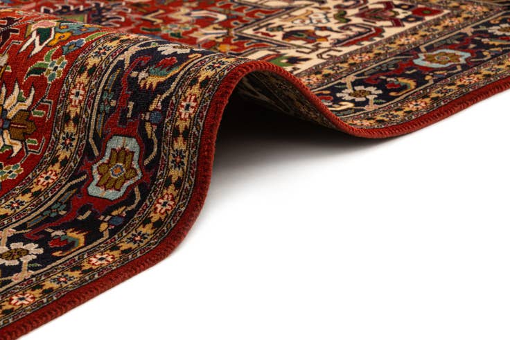 Detail image of 3' 5 x 5' 1 Lahour Rug