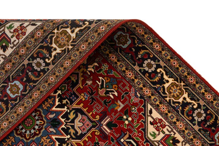 Detail image of 3' 5 x 5' 1 Lahour Rug