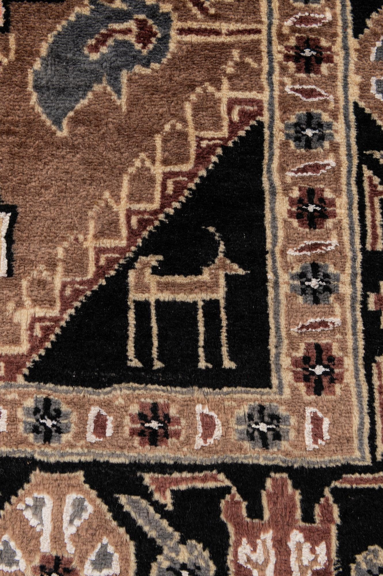 4' 2 x 6' 2 Hand Knotted Lahour Oriental Rug
