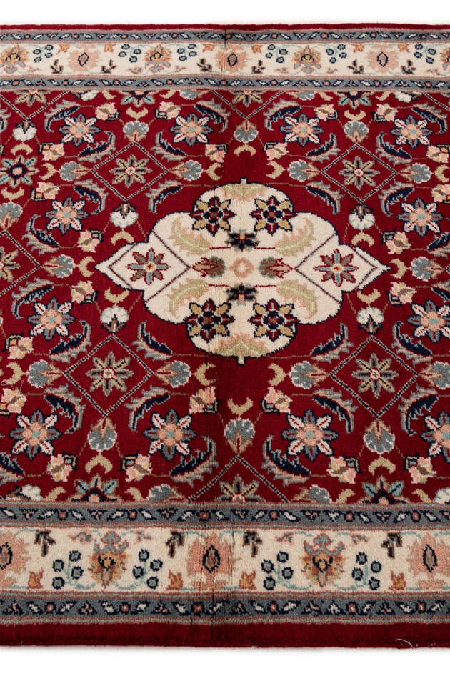 Detail image of 3' 2 x 4' 10 Hand Knotted Lahour Wool Rug